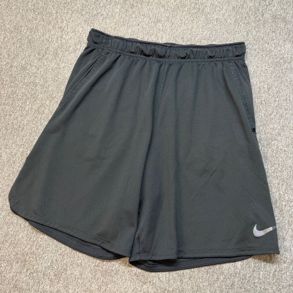 Nike Dri-FIT Mens Black Mesh Athletic Basketball Gym Shorts 890811-010 Size L
